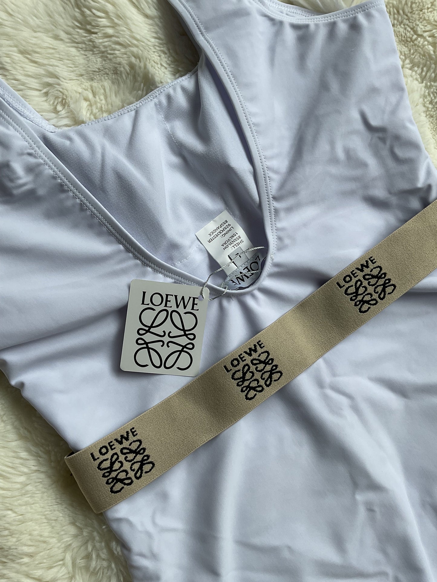 Loewe White